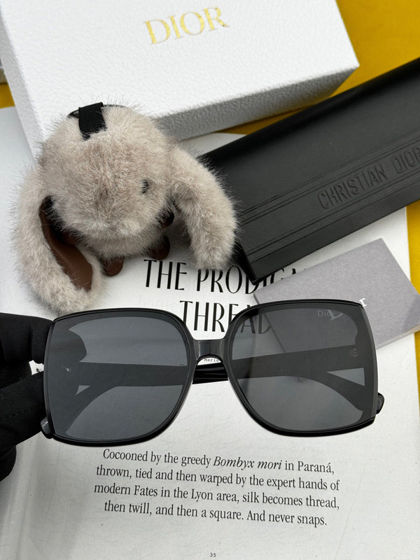 OCCHIALI DA SOLE MONTAIGNE CD3311 IN ACETATO