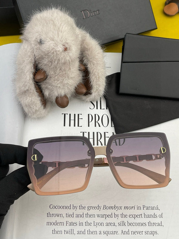 OCCHIALI DA SOLE MONTAIGNE CD5302 IN ACETATO CON LOGO IN RILIEVO