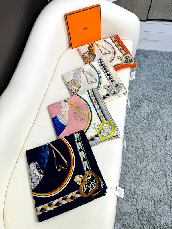 Sciarpa Harness De Coeur 135 CM in cashmere e seta colorati bianchi 381094