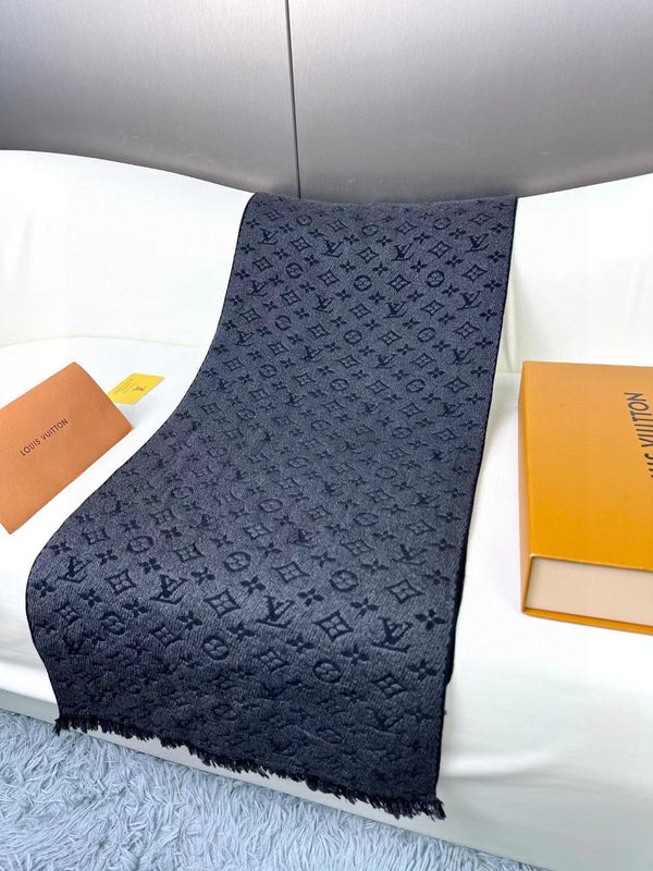 SCIARPA 180 CM IN CASHMERE MONOGRAM CLASSICO BLU DI PRUSSIA 396439