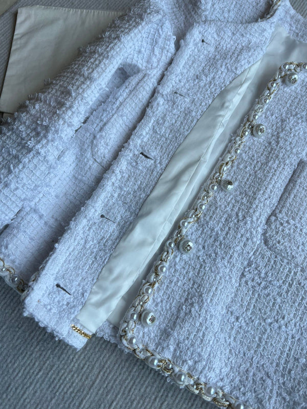 Chanel 25P Cardigan White Tweed With Pearl 234889