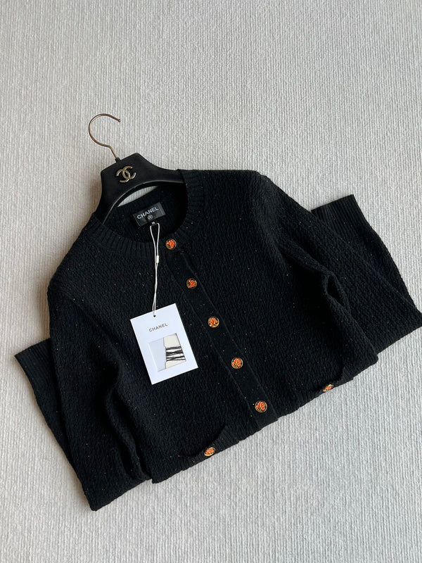 CC 25A Classic Round Neck Floral Wool Cardigan In Black 275516