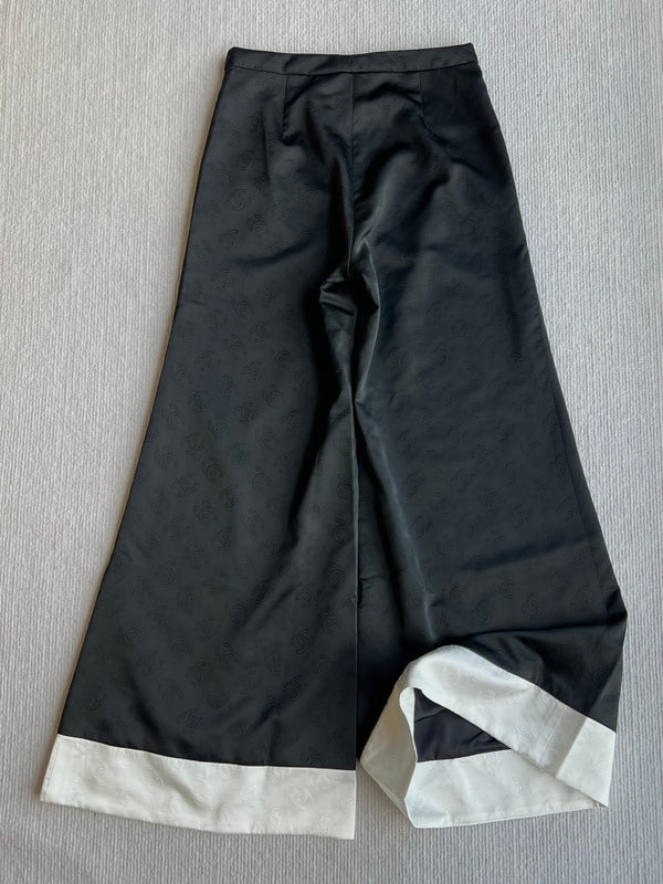 Pantaloni a gamba larga con motivo scozzese Double C in seta nera e bianca CC 25SS 277145
