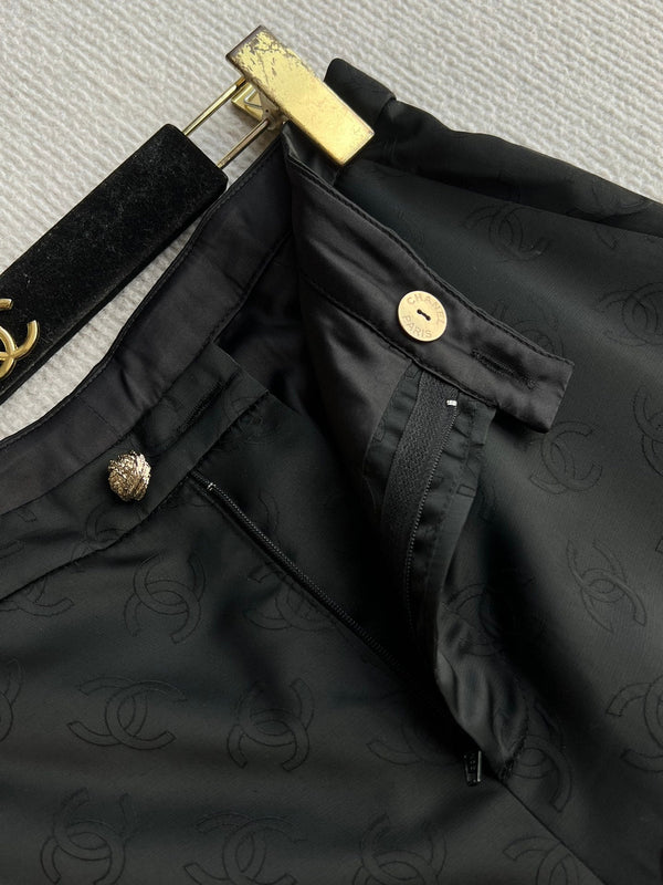 Pantaloni a gamba larga con motivo scozzese Double C in seta nera e bianca CC 25SS 277145