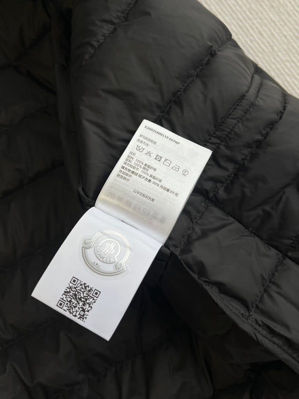 Moncler 25 Down Jacket Two-pocket 300011
