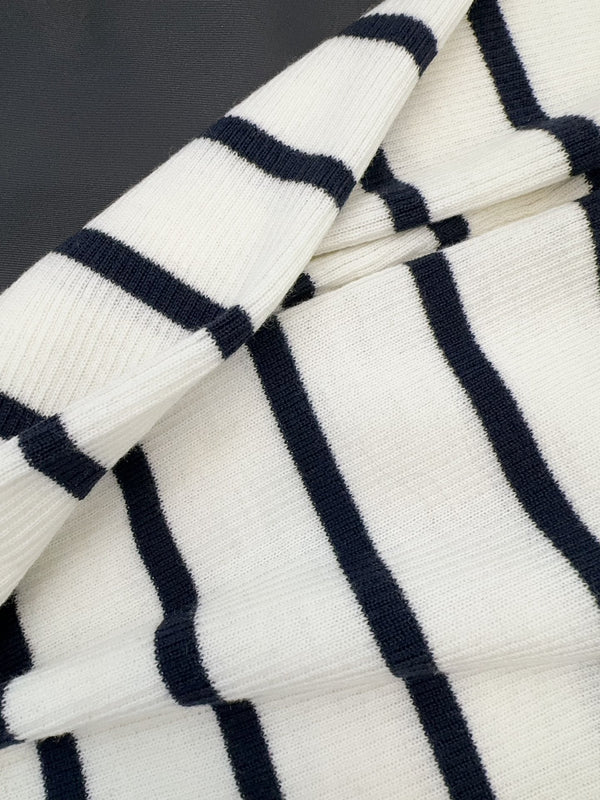 Maglione dolcevita a righe Prada in maglia nera e bianca