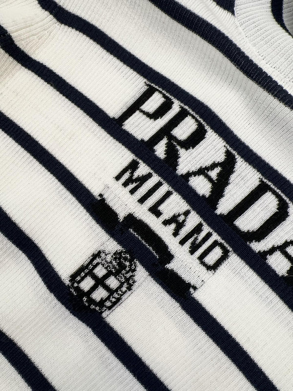 Maglione dolcevita a righe Prada in maglia nera e bianca