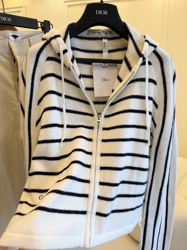 CD 25 Cardigan con cappuccio in lana bianca e nera