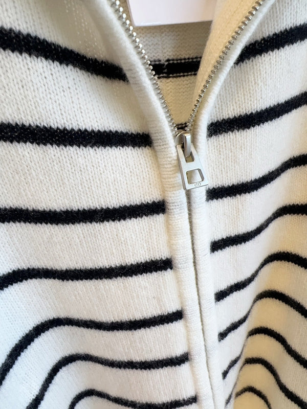 CD 25 Cardigan con cappuccio in lana bianca e nera