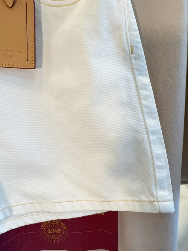 LV 25 Versatile Slimming Denim Shorts White Cotton