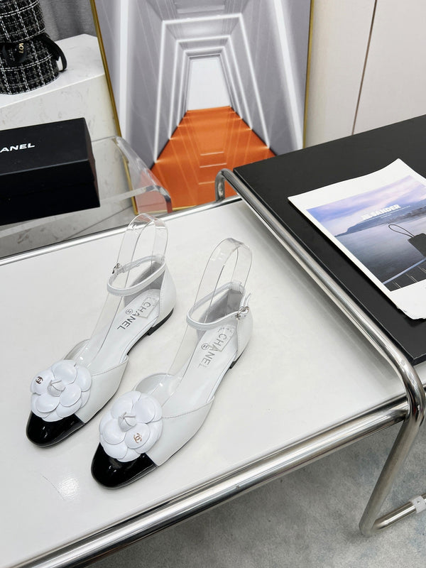 sandalo mulo con zeppa a fiore bianco nero in pelle di vitello