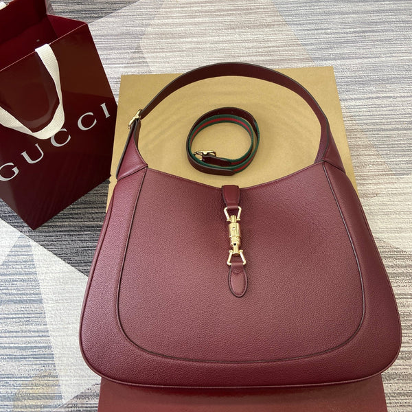BORSA A TRACOLLA JACKIE GRANDE 40 IN PELLE DI VITELLO ROSSA BORDEAUX E FERRAMENTA ORO