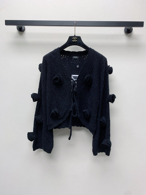 CC 25 Knitted Three-Dimensional Flower Tie Cardigan in Black 277589