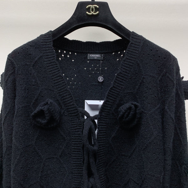 CC 25 Knitted Three-Dimensional Flower Tie Cardigan in Black 277589