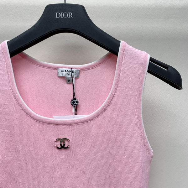 CC 25 Round Neck Knitted Embroidered Logo Vest in Pink 277576