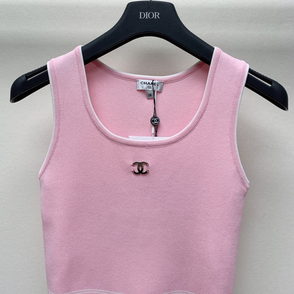 CC 25 Round Neck Knitted Embroidered Logo Vest in Pink 277576