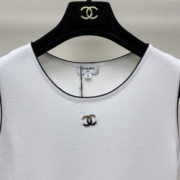 CC 25 Abito gilet in maglia con scollo rotondo e logo ricamato bianco 277584