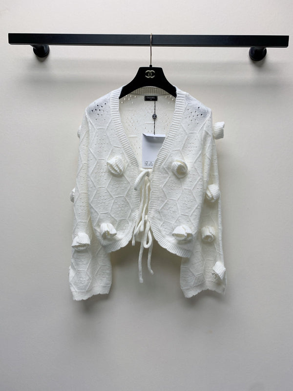 CC 25 Knitted Three-Dimensional Flower Tie Cardigan in White 277591