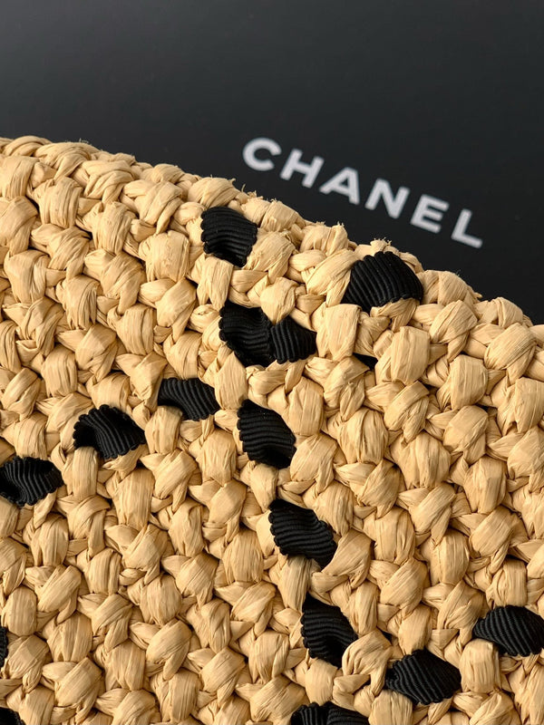 Borsa shopper con logo CC e catena 23 cm Beige Nero Rafia GHW