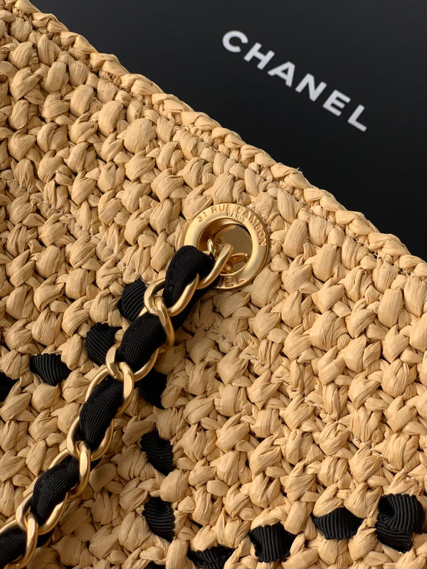 Borsa shopper con logo CC e catena 23 cm Beige Nero Rafia GHW