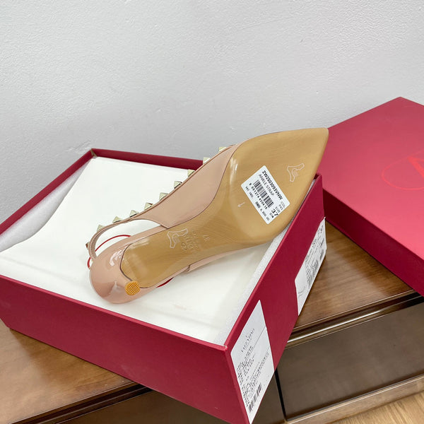 DÉCOLLETÉ ROCKSTUD BOW SLINGBACK IN VERNICE NUDE TAN 60MM