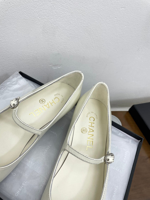 CC Mary Jane White Cowhide