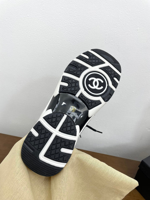 CC Sneaker 30mm White Suede And Wool