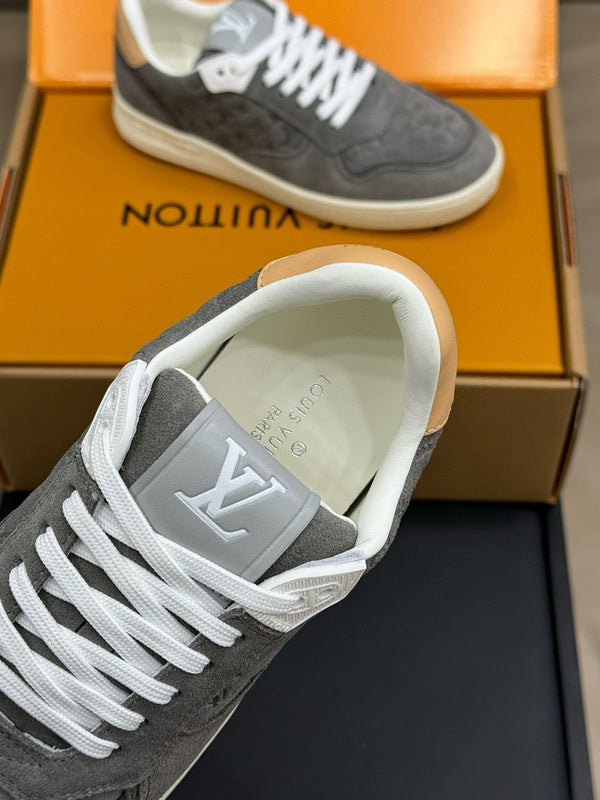 STADIUM SNEAKER IN DOVE GRAY EMBOSSED MONOGRAM SUEDE