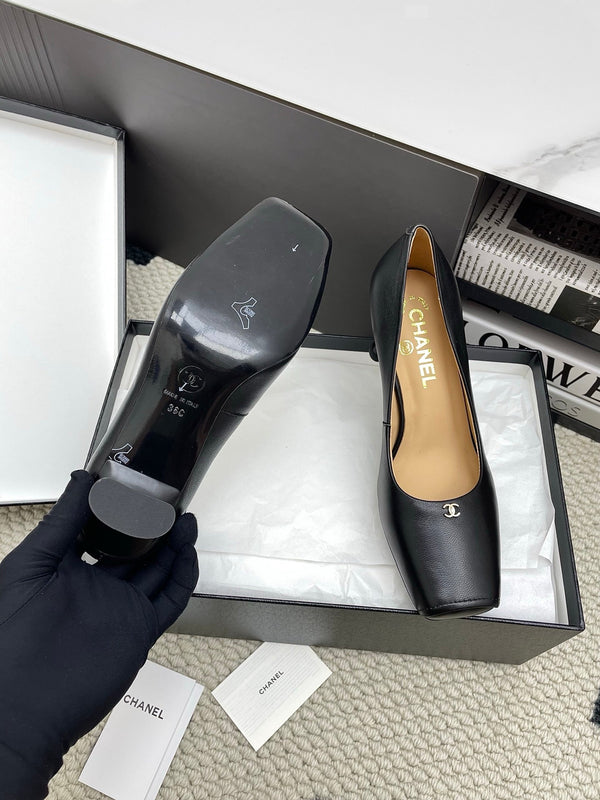 CC Square-Toe Pumps 65mm Black Sheepskin 427015