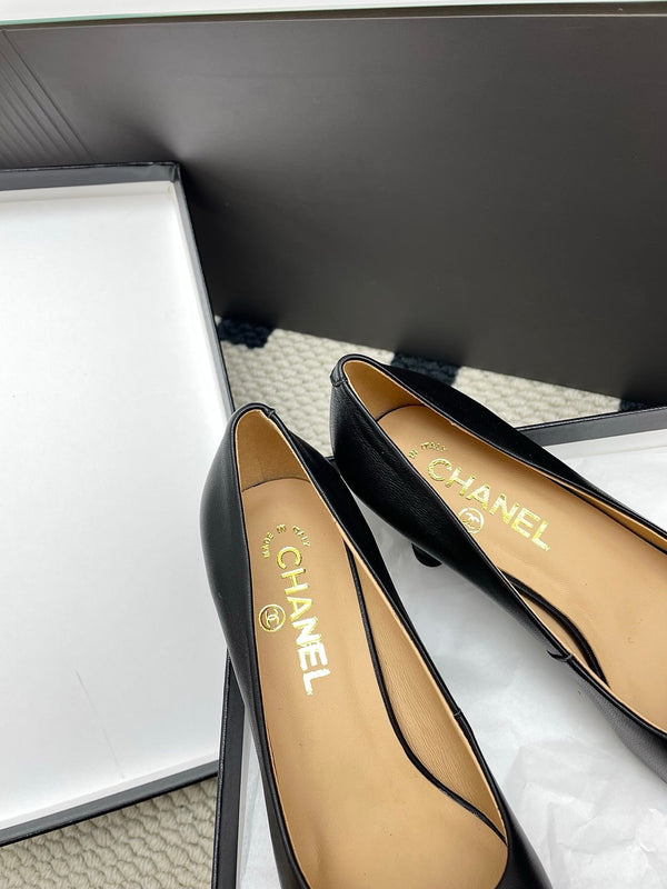 CC Square-Toe Pumps 65mm Black Sheepskin 427015