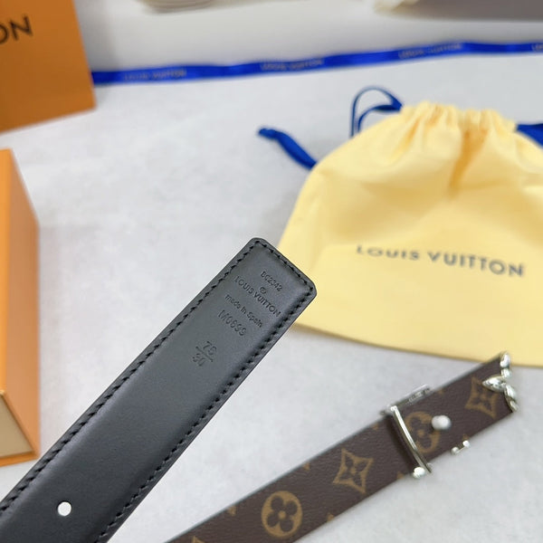 Pretty LV 30mm Reversible Belt Black Calfskin Silver Buckle