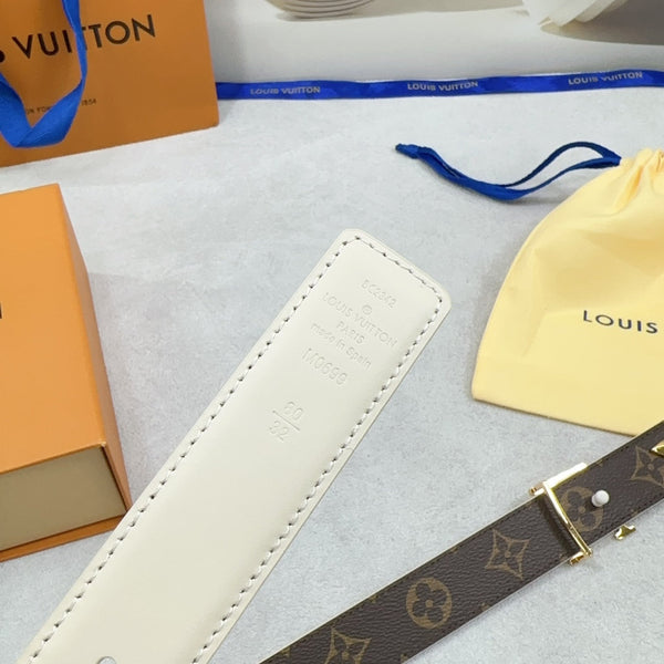 Pretty LV 30mm Reversible Belt Cream Calfskin