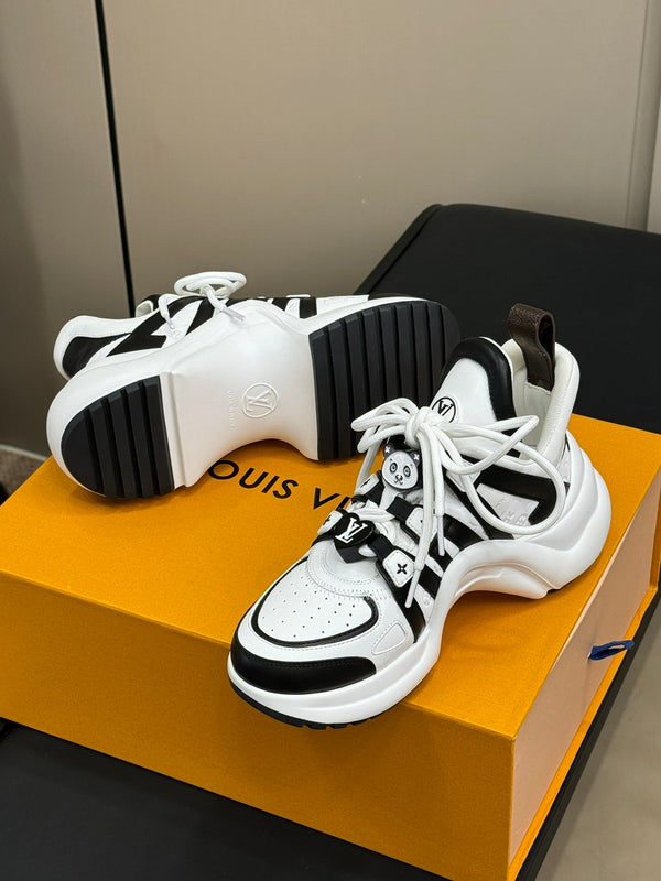 Sneaker LV Archlight in pelle di vitello bianca e nera