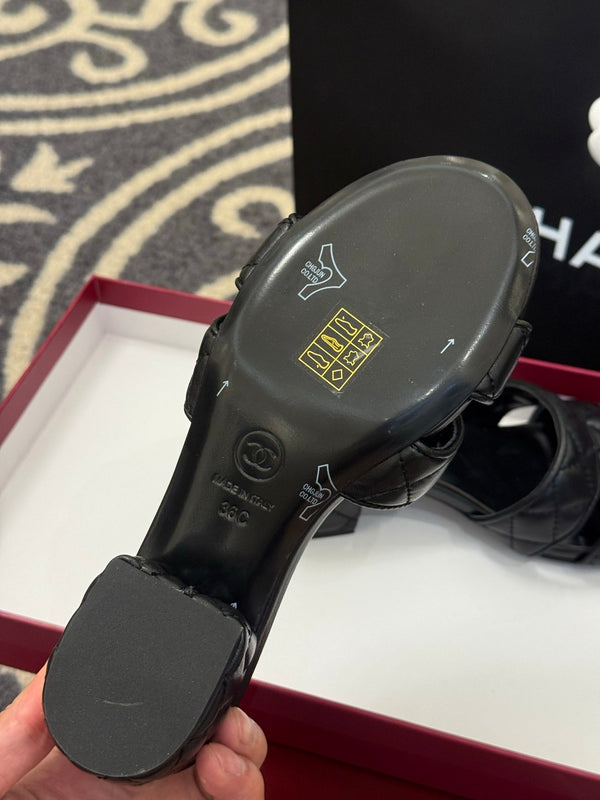 CC 25SS Honey Slippers 5cm Black Lambskin 319636