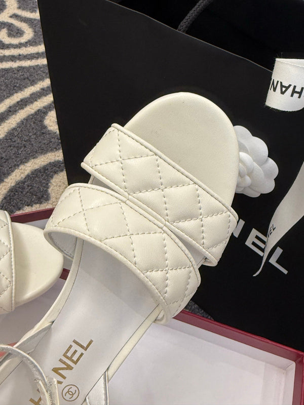 CC 25SS Honey Sandals 5cm White Lambskin 319632