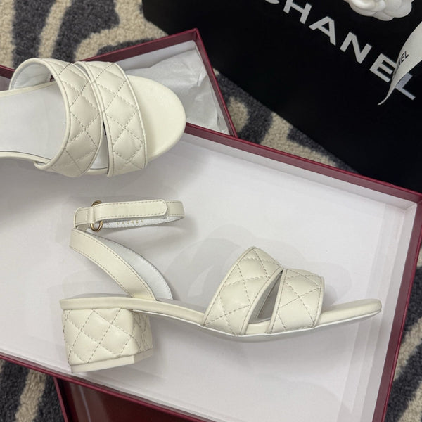CC 25SS Honey Sandals 5cm White Lambskin 319632