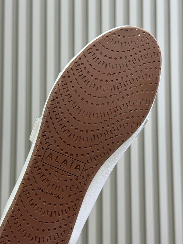 ALAIA Le Teckel Ballet Flats White Sheepskin 468730