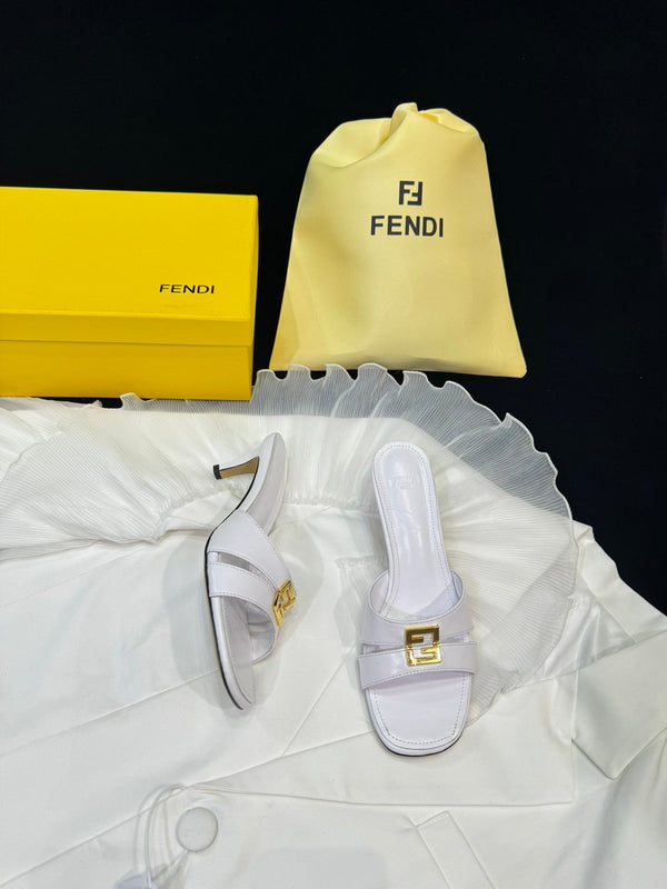 FENDI MEDIUM-HEELED 55 MM MULE IN WHITE LAMBSKIN WITH GOLD HARDWARE