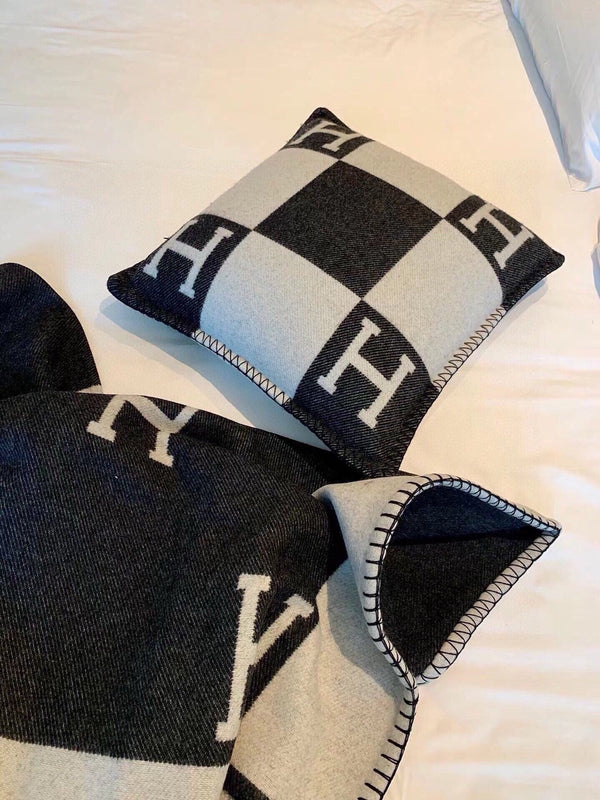 HM Blanket Black White Wool Cashmere