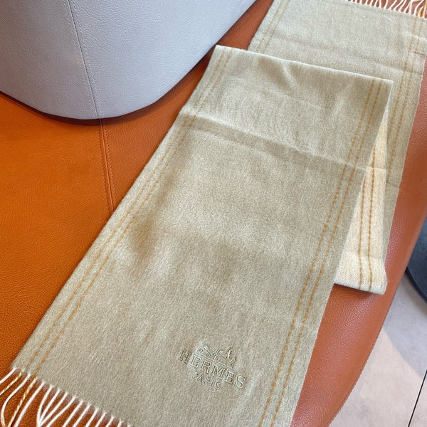 UNIE BRODEE GM MUFFLER IN PASTEL GREY CASHMERE