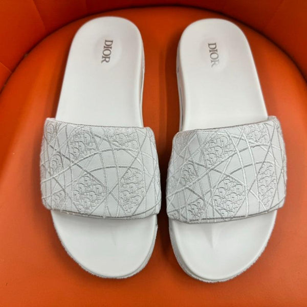 CD AQUA EMBROIDED SANDAL WHITE FABRIC