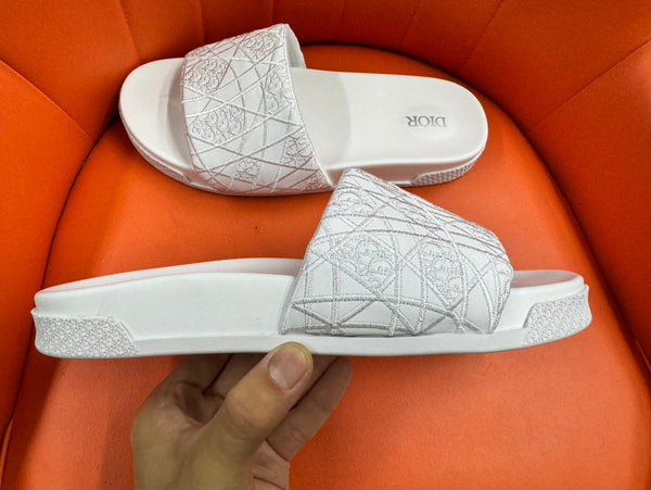 CD AQUA EMBROIDED SANDAL WHITE FABRIC