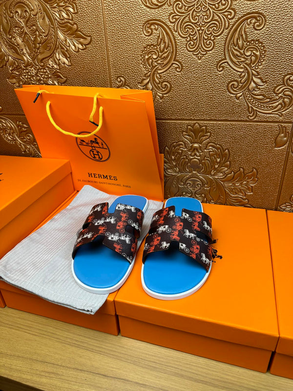 HM IZMIR SANDAL LAPIS AND BLACK CALFSKIN WITH HORSE MOTIF