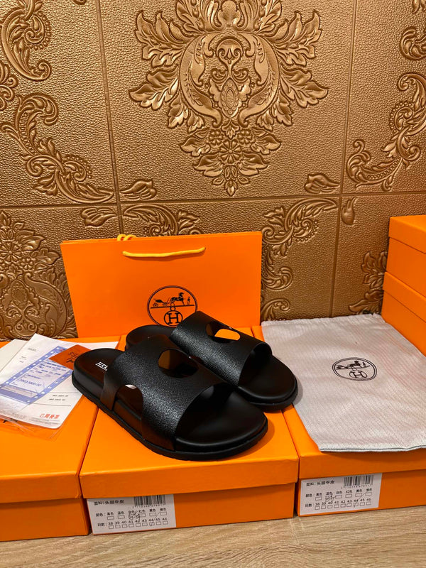 HM CIRCLE CUT SANDAL BLACK CALFSKIN