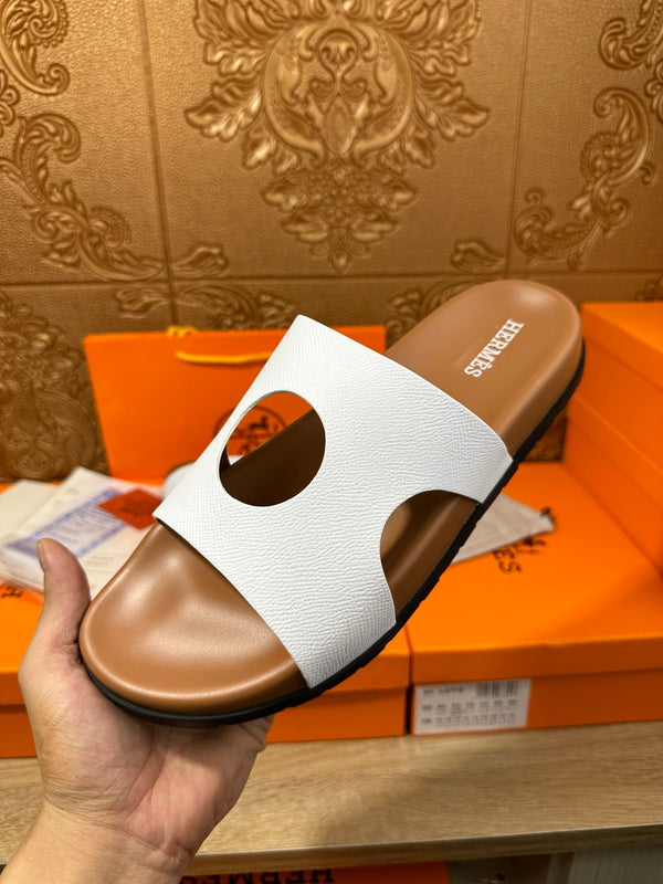 HM CIRCLE CUT SANDAL WHITE AND CARAMEL CALFSKIN