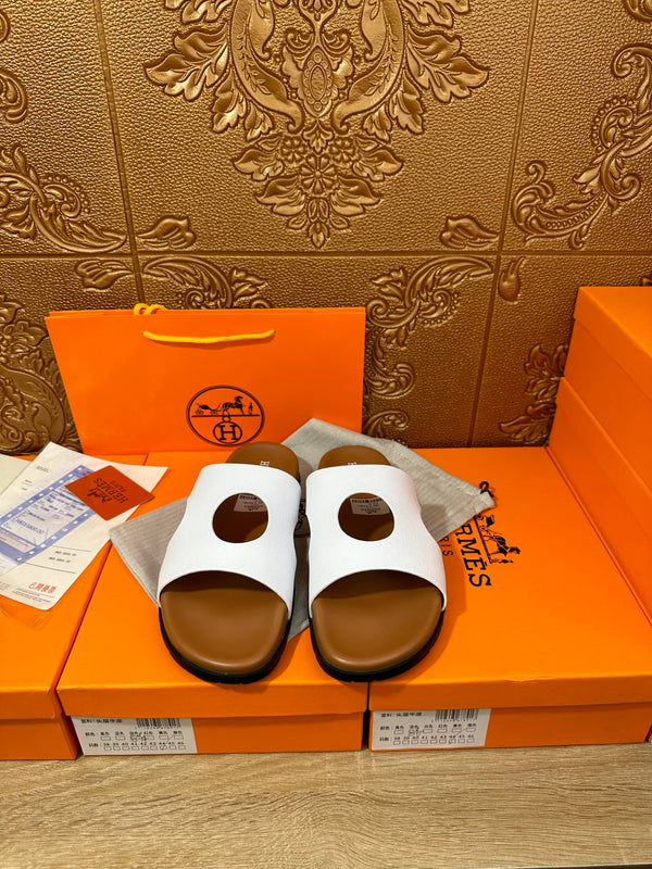 HM CIRCLE CUT SANDAL WHITE AND CARAMEL CALFSKIN