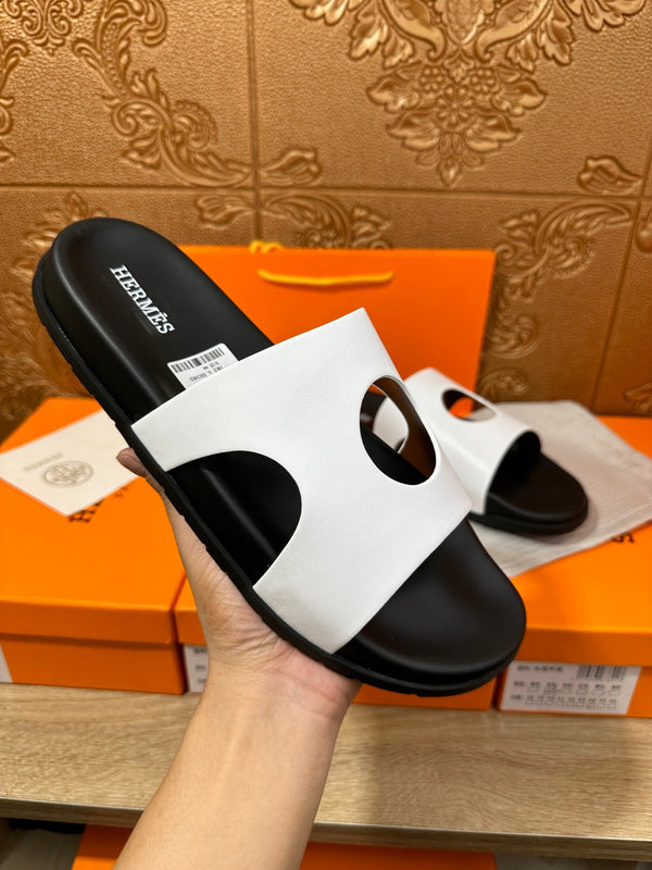 HM CIRCLE CUT SANDAL BLACK AND WHITE CALFSKIN