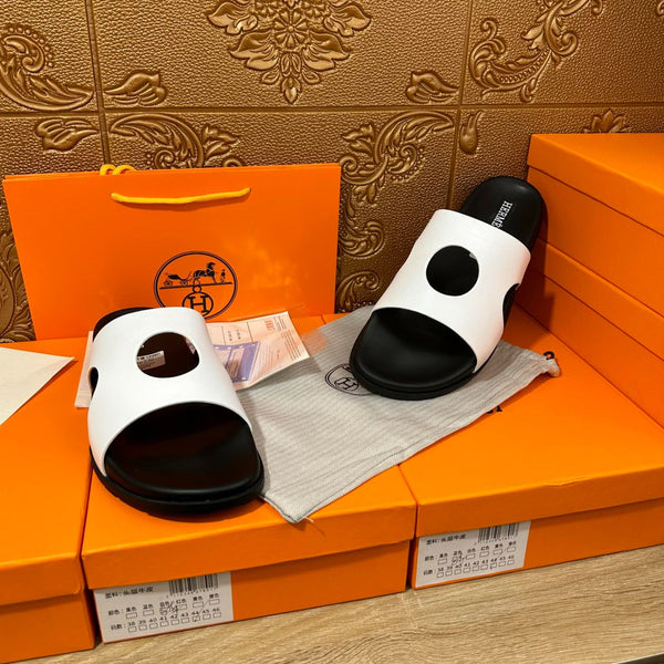 HM CIRCLE CUT SANDAL BLACK AND WHITE CALFSKIN