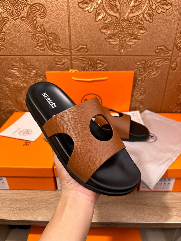 HM CIRCLE CUT SANDAL CARAMEL CALFSKIN