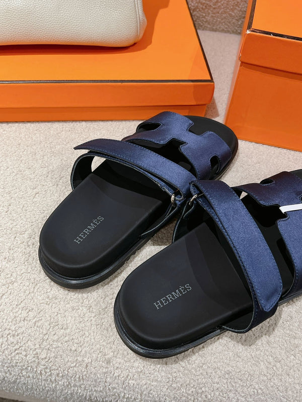CHYPRE SANDAL BLACK MIX LIGHT BERRY CALFSKIN